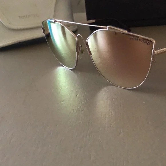 Tom Ford JACQUELYN-02 TF 563  33G shiny gold/light brown orange Sunglasses Tom Ford JACQUELYN-02 TF 56333G shiny gold/light brown  main image 3